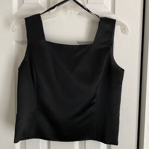 Women’s Talbots lined black top in size 6.